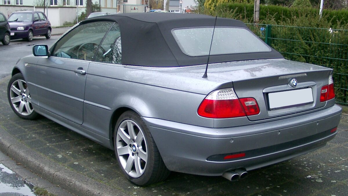 BMW_E46_Cabrio_rear_20080303.jpg BMW E46 Cabrio Stop Lambası Dış Sağ Taraf Beyaz - Görsel 2
